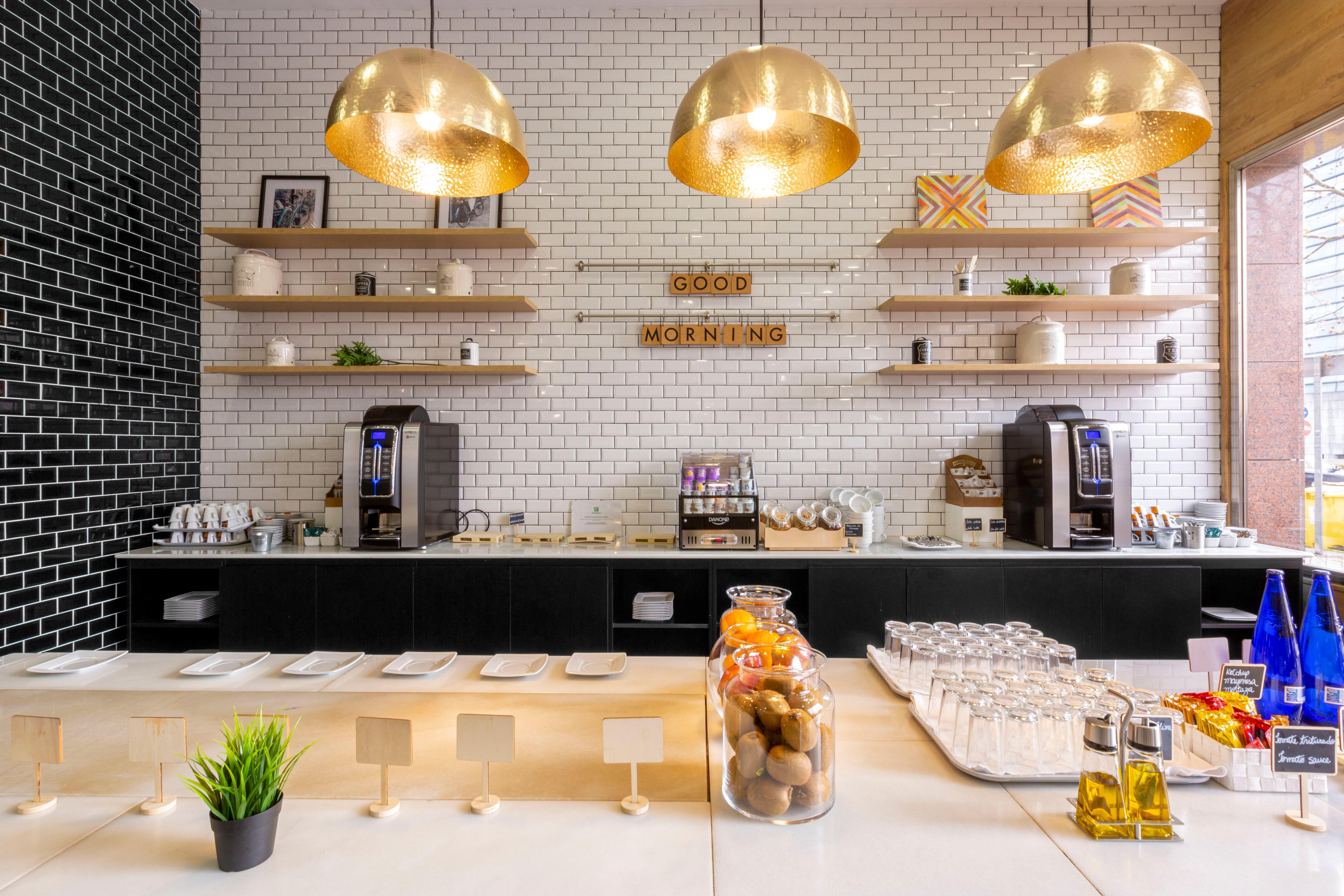 Holiday Inn Madrid - Las Tablas By Ihg Exterior photo