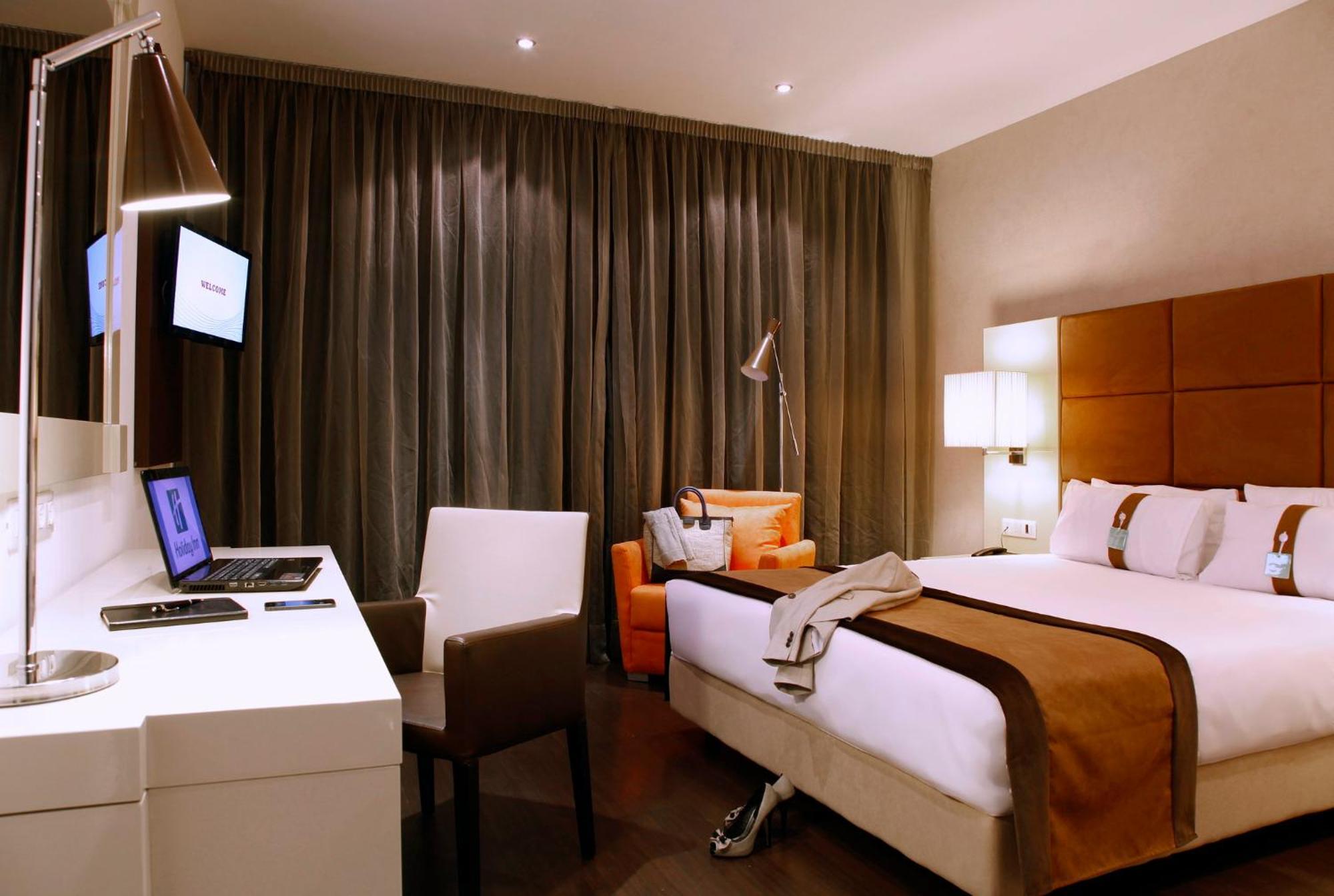 Holiday Inn Madrid - Las Tablas By Ihg Exterior photo