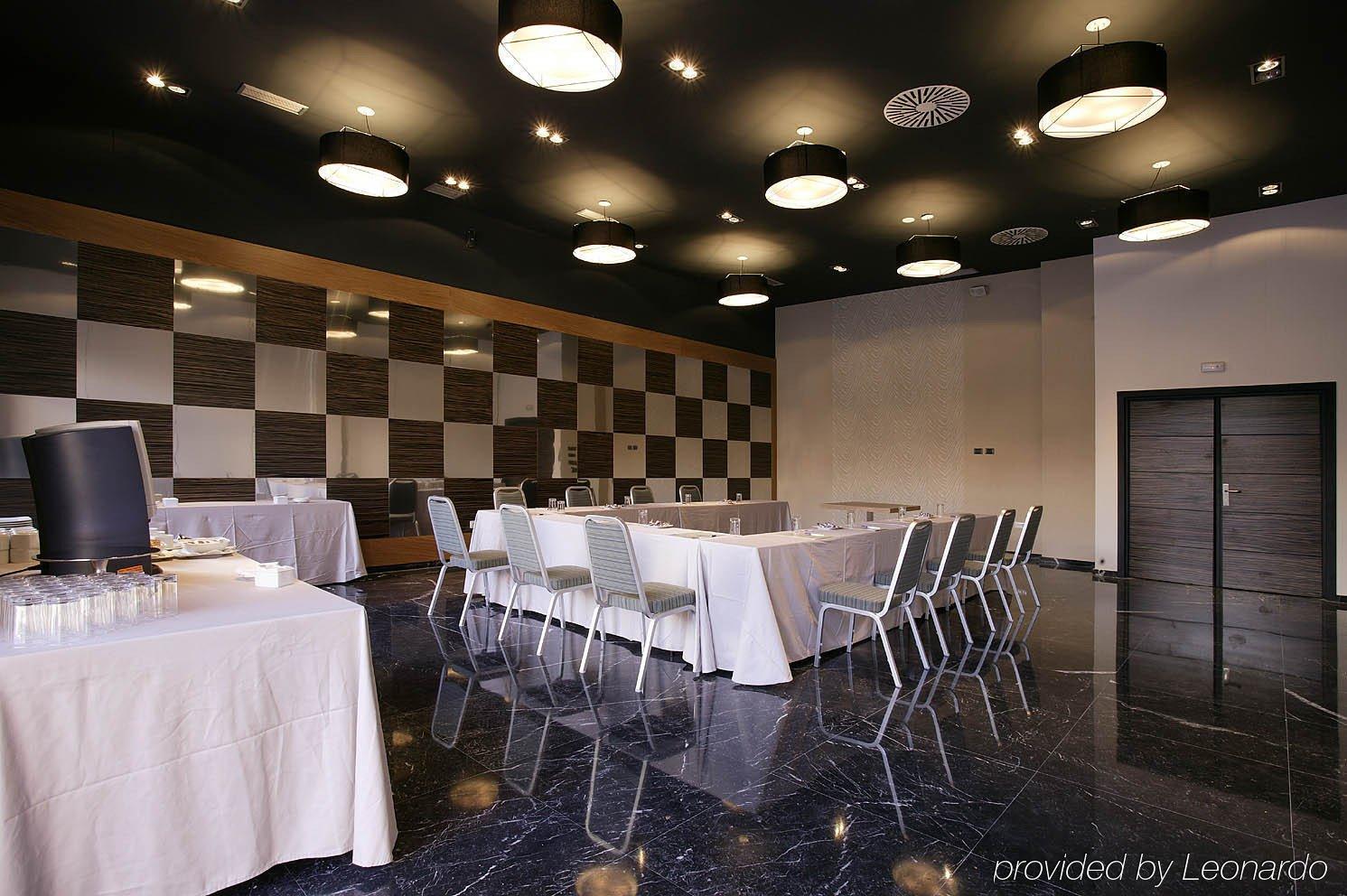Holiday Inn Madrid - Las Tablas By Ihg Exterior photo